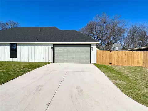 607 S Anglin St, Cleburne, TX 76031 photo 6