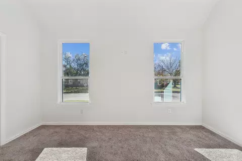 607 S Anglin St, Cleburne, TX 76031 photo 22