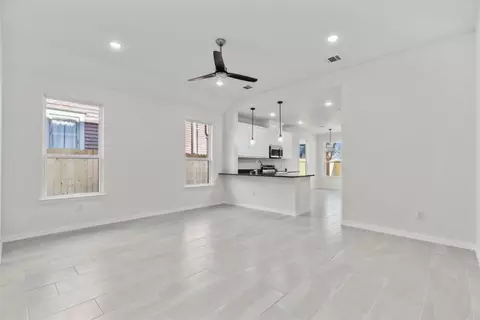 607 S Anglin St, Cleburne, TX 76031 photo 8