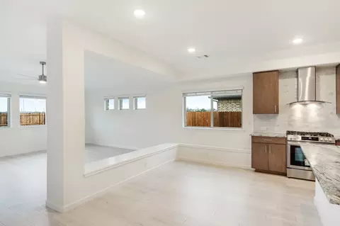 Living - 220 Eagle View Ln, Commerce, TX 75428 photo 1 of 6