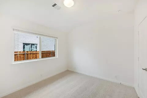 Bedroom - 220 Eagle View Ln, Commerce, TX 75428 photo 5 of 9
