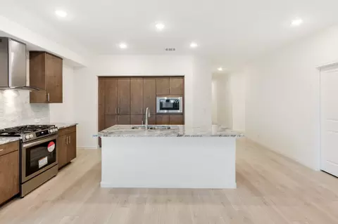 Kitchen - 220 Eagle View Ln, Commerce, TX 75428 photo 3 of 3