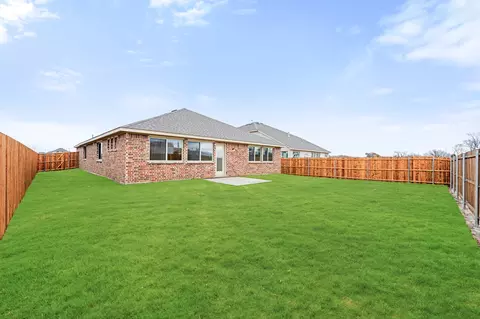 Exterior - 220 Eagle View Ln, Commerce, TX 75428 photo 4 of 5