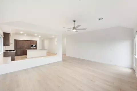 Living - 220 Eagle View Ln, Commerce, TX 75428 photo 5 of 6