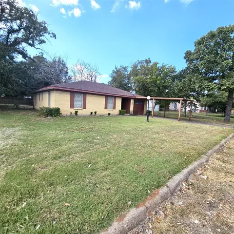 606 S Brazos St, Whitney, TX 76692