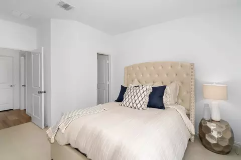 Bedroom - 526 Broadleaf Way, Haslet, TX 76052 photo 4 of 8