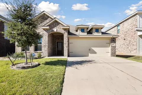428 Cross Ridge Cir N, Fort Worth, TX 76120