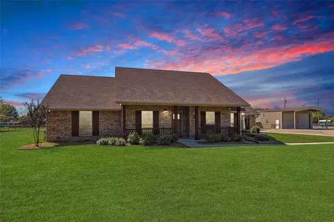 251 Shade Tree Ln, Ennis, TX 75119