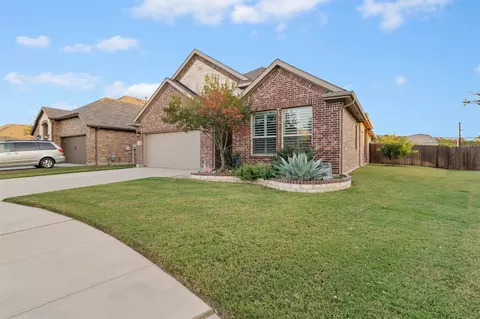 2104 Ringtail Dr, Denton, TX 76210 photo 3