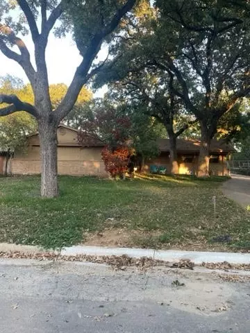 1605 Carl St, Fort Worth, TX 76103