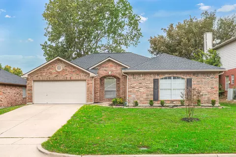 609 Joy Ln, Mansfield, TX 76063