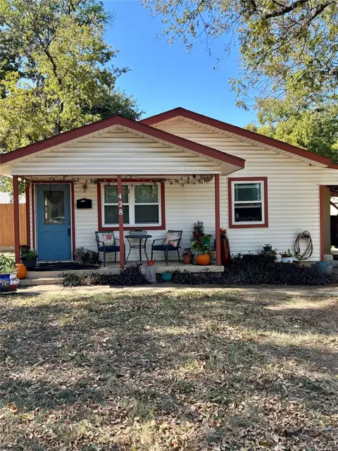 428 N Elm St N, Arlington, TX 76011