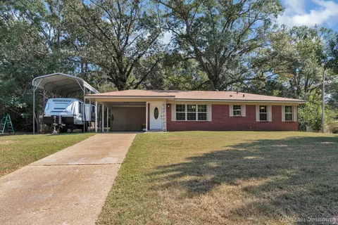 641 Irving Bluff Rd, Shreveport, LA 71107