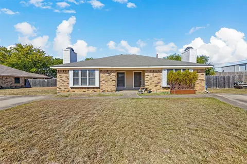 6613 Laura Ann Ct, Richland Hills, TX 76118