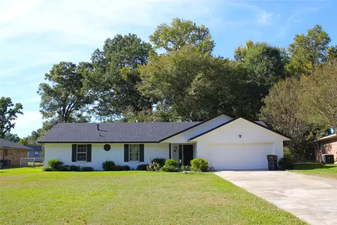 3207 Deerfield Dr, Haughton, LA 71037