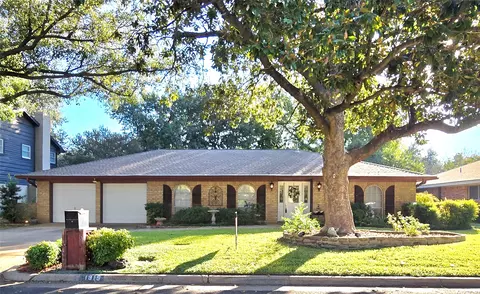 1815 Bois D Arc Dr, Arlington, TX 76013