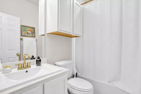 Bath - 3616 Pendleton Ct, Forney, TX 75126 photo 3 of 3
