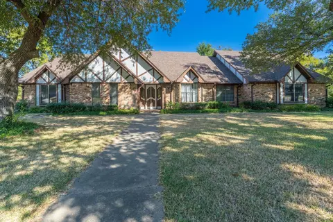 229 W Oaks Cir, Sulphur Springs, TX 75482