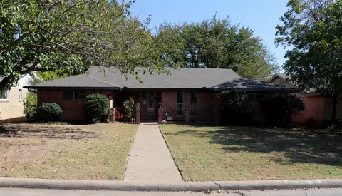 585 Manco Rd, Lewisville, TX 75067