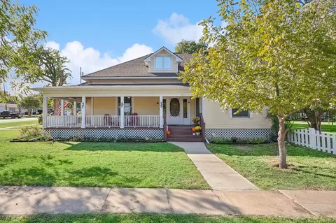 505 N Denton Ave, Justin, TX 76247