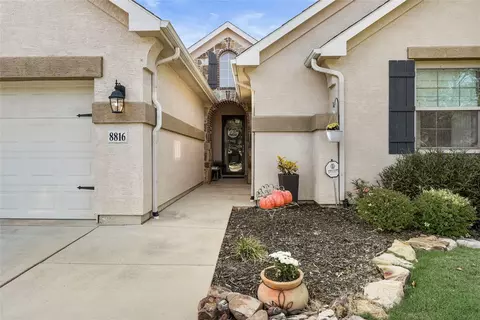 8816 Compton St, Denton, TX 76207
