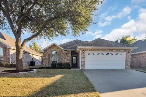 1806 Park Place St, Mineola, TX 75773