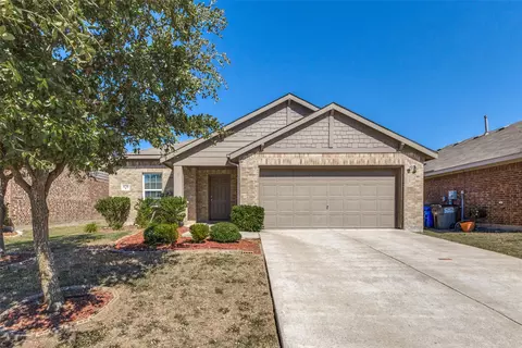 9230 Hawthorn Dr, Forney, TX 75126