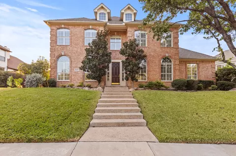 2117 S Creekside Cir, Irving, TX 75063