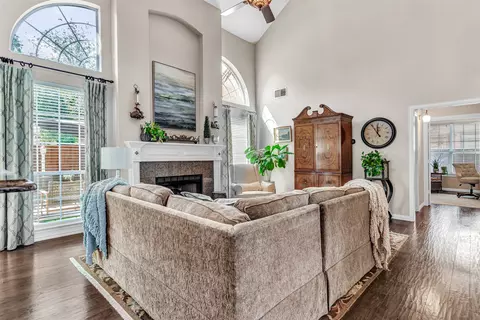 Living - 3812 Evesham Dr, Plano, TX 75025 photo 1 of 4