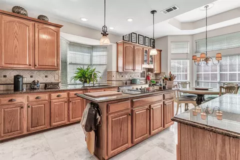 Kitchen - 3812 Evesham Dr, Plano, TX 75025 photo 2 of 3