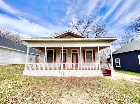 609 W Monterey St, Denison, TX 75020