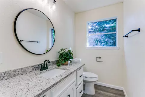 Bath - 700 Shelmar Dr, Euless, TX 76039 photo 3 of 3
