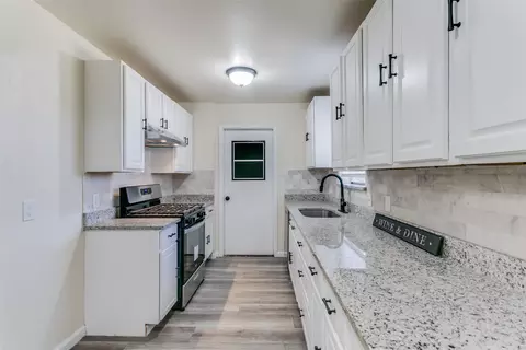 Kitchen - 700 Shelmar Dr, Euless, TX 76039 photo 5 of 5