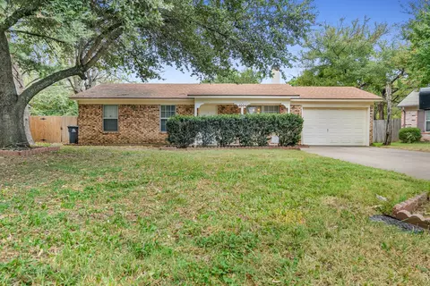 4004 Segram Ct, Arlington, TX 76017