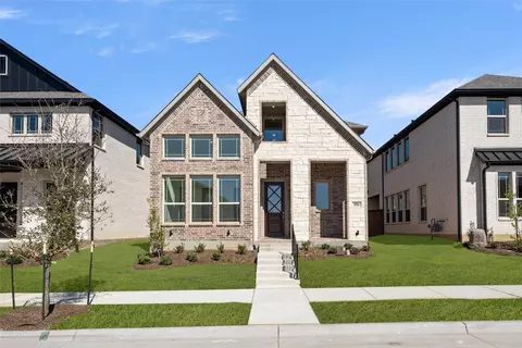 806 Whaley Dr, Mansfield, TX 76063