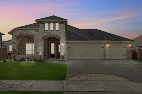 120 Fireberry Dr, Glenn Heights, TX 75154