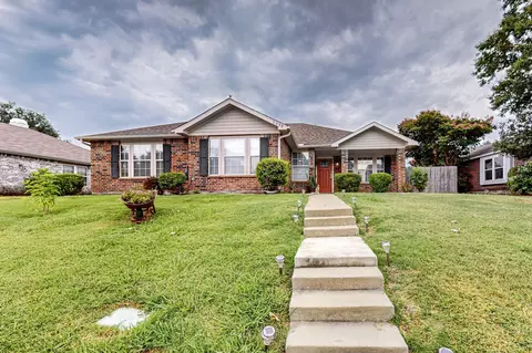2079 Briarcliff Rd, Lewisville, TX 75067