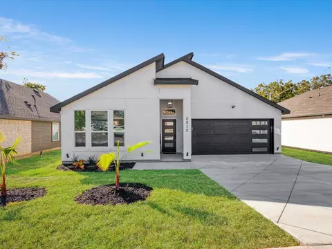 2012 Danner St, Fort Worth, TX 76105