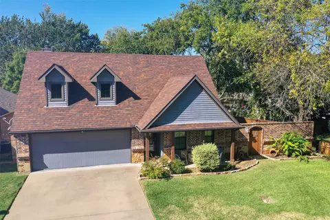 2834 Rex Cruse Dr, Sherman, TX 75092