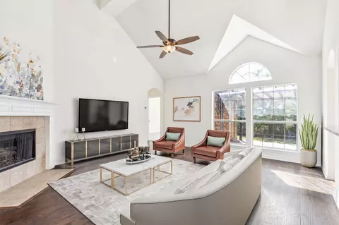 4208 Snapdragon Dr, Fort Worth, TX 76244