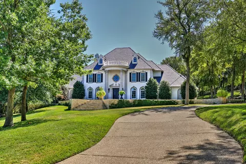 5804 Indianwood Ln, Fort Worth, TX 76132