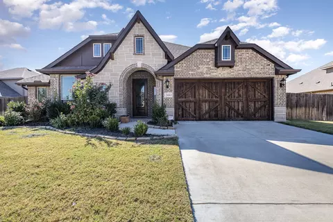 2441 Turning Leaf Ln, Midlothian, TX 76065