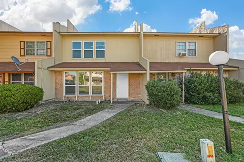 1825 Ridgeview St, Mesquite, TX 75149