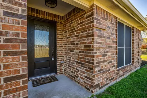 Entry Way - 400 E Vaughn Rd, Cleburne, TX 76031 photo 1 of 1