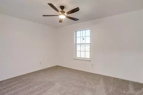 Bedroom - 400 E Vaughn Rd, Cleburne, TX 76031 photo 2 of 7