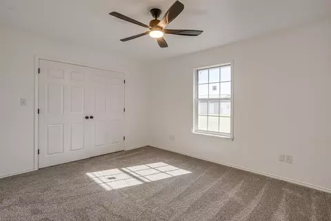 Bedroom - 400 E Vaughn Rd, Cleburne, TX 76031 photo 7 of 7