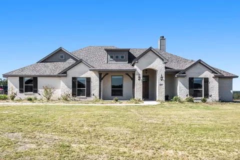 Exterior - 208 Marshall Dr, Springtown, TX 76082 photo 2 of 6