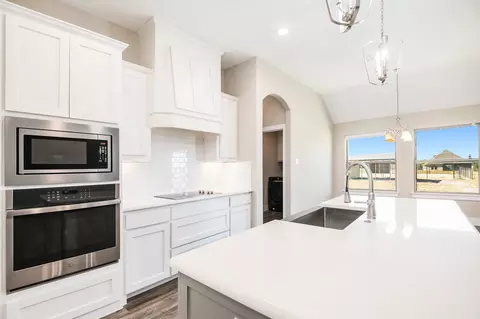Kitchen - 208 Marshall Dr, Springtown, TX 76082 photo 2 of 2