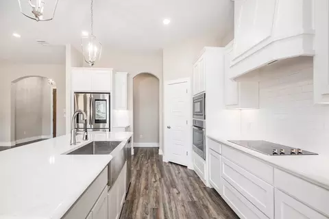 Kitchen - 208 Marshall Dr, Springtown, TX 76082 photo 1 of 2