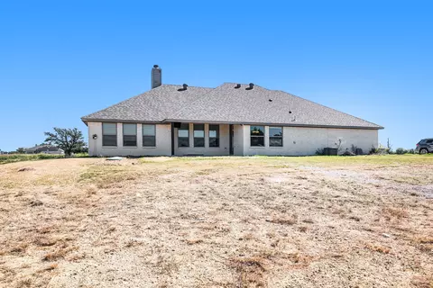 Exterior - 208 Marshall Dr, Springtown, TX 76082 photo 5 of 6